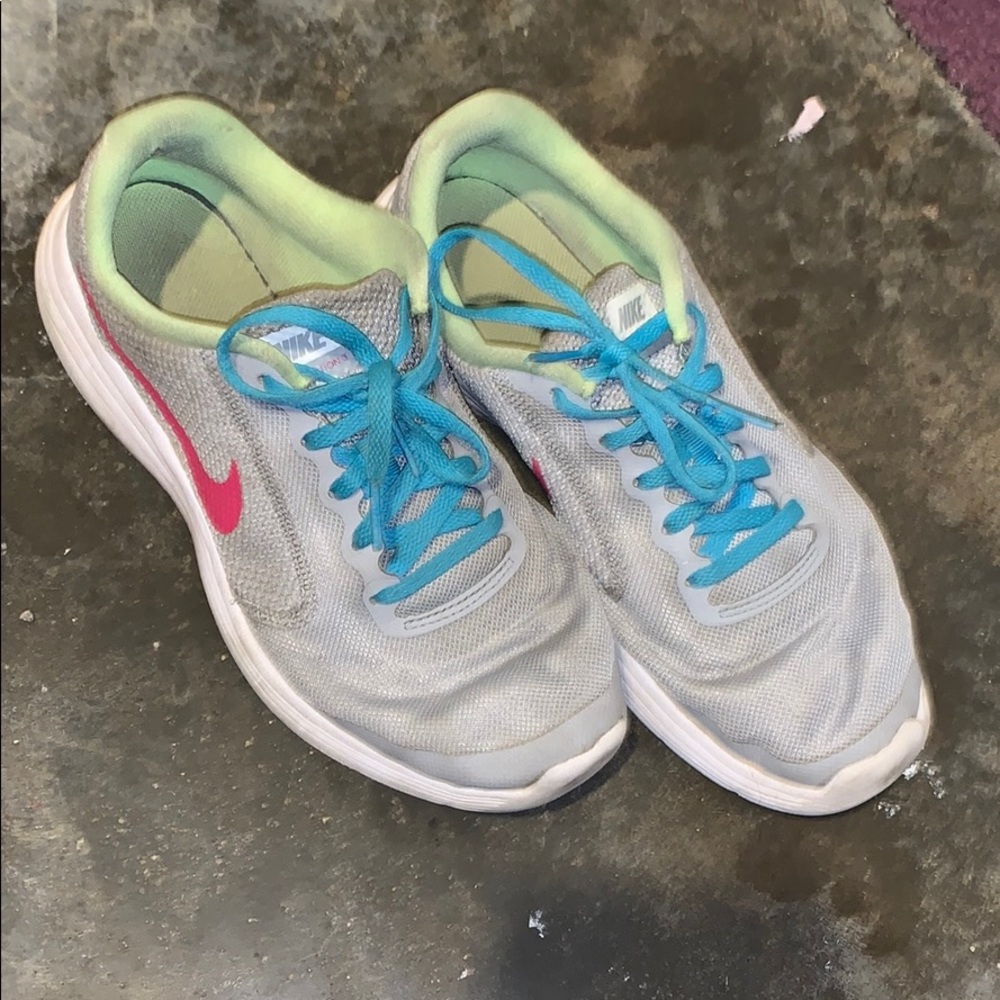 Nike Tennis Shoes